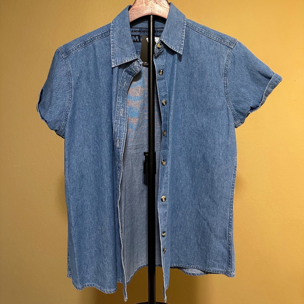 Androgynous Fox short sleeve denim shirt